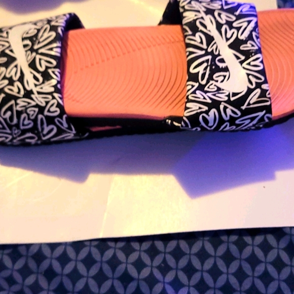 Nike slides - Picture 1 of 2